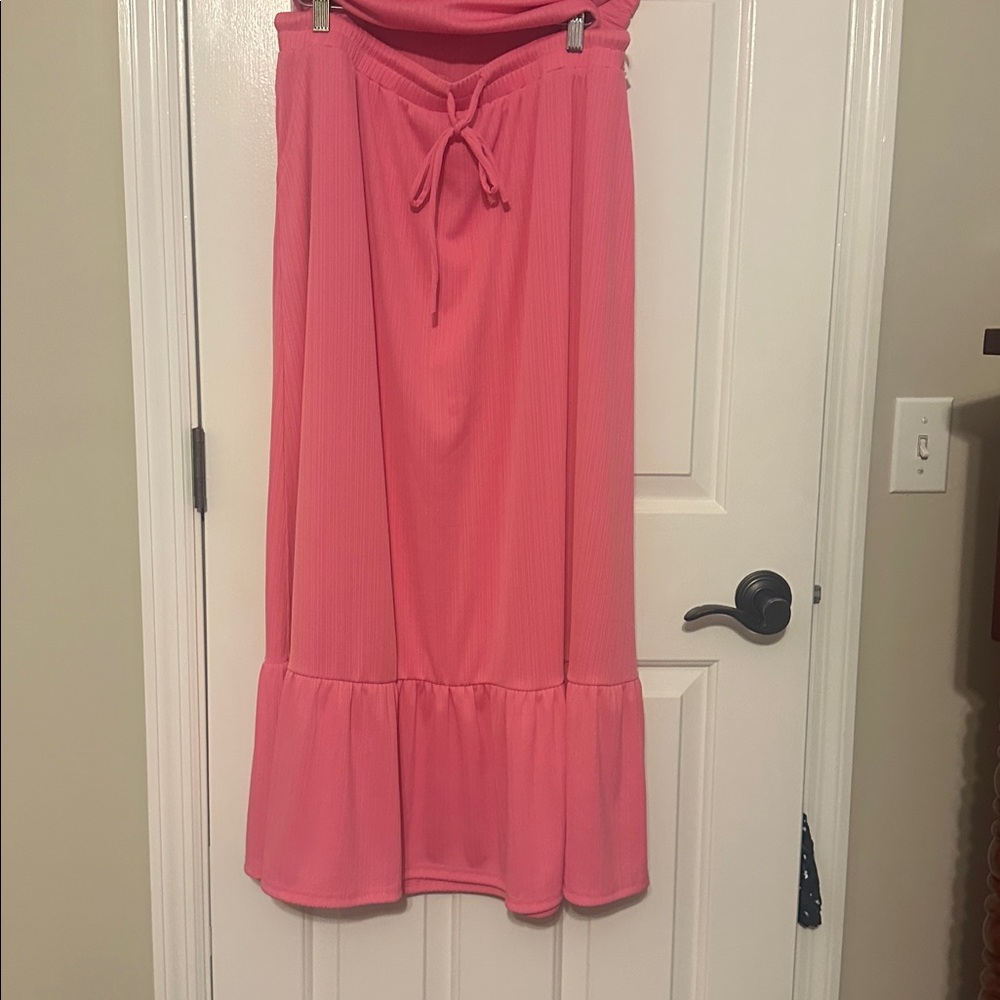 Pink Ruffled women’s skirt/top - Picture 3 of 3
